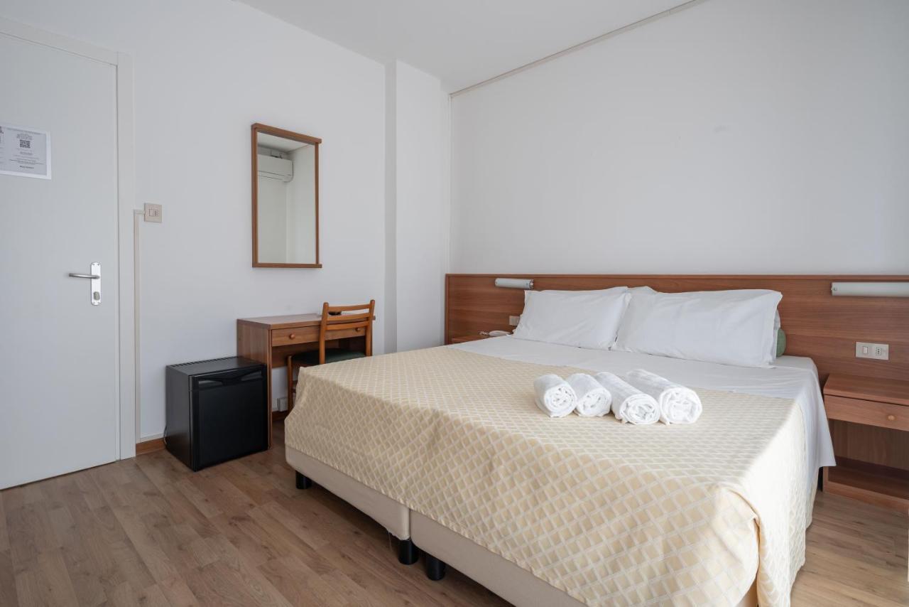 Hotel Boston 3 Stelle Superior Frontemare Lido di Jesolo Exterior foto