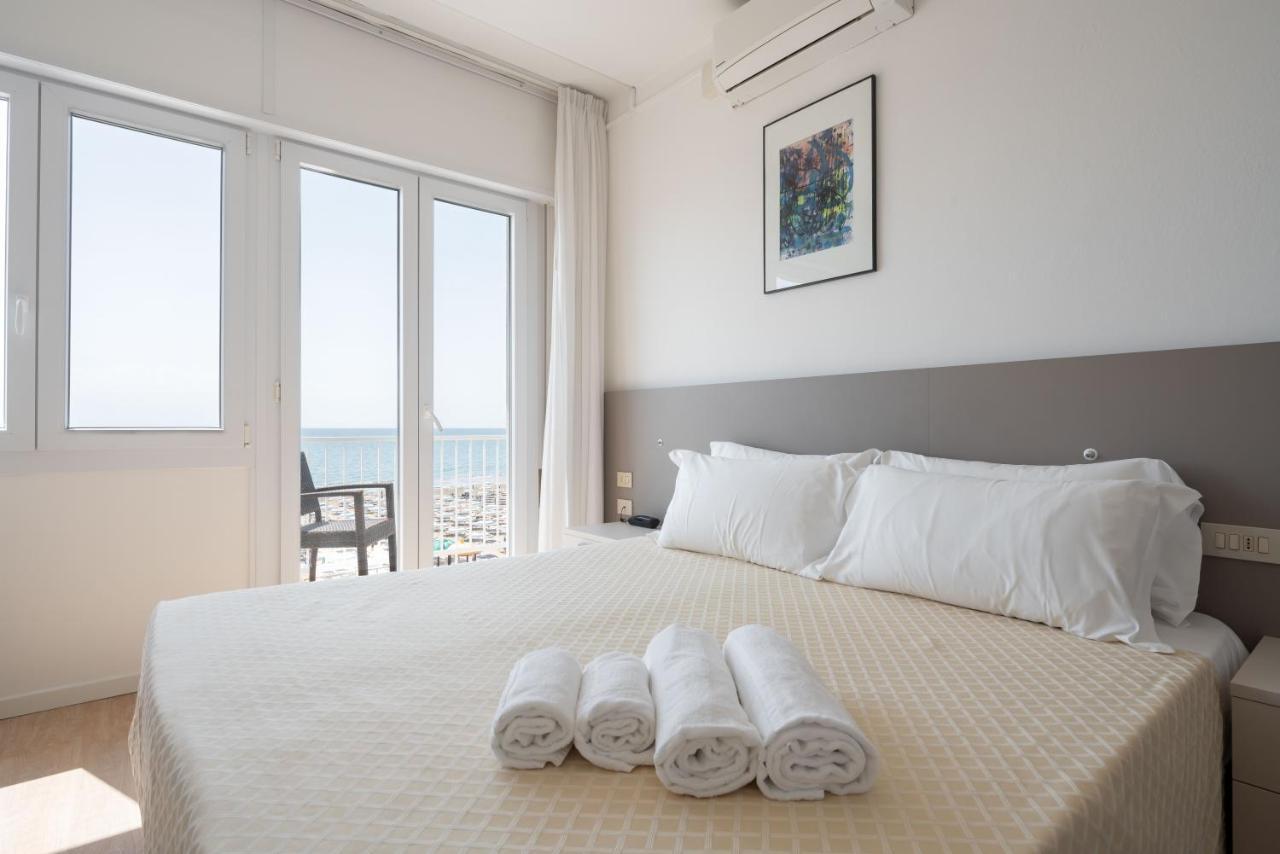 Hotel Boston 3 Stelle Superior Frontemare Lido di Jesolo Exterior foto