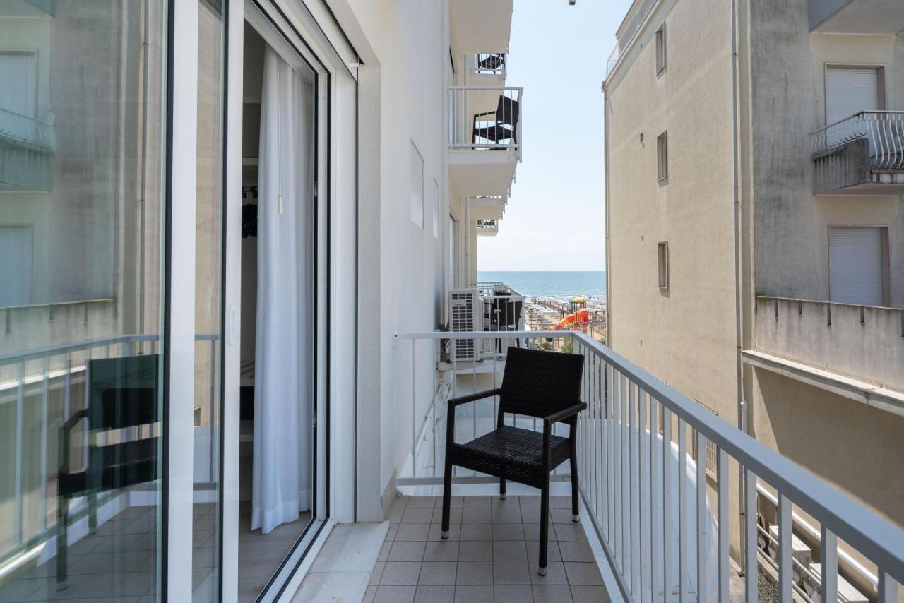 Hotel Boston 3 Stelle Superior Frontemare Lido di Jesolo Exterior foto