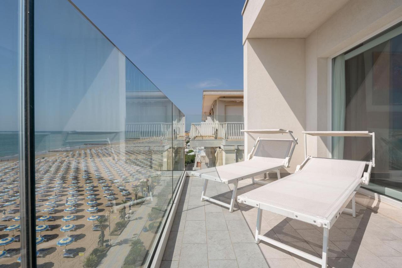 Hotel Boston 3 Stelle Superior Frontemare Lido di Jesolo Exterior foto